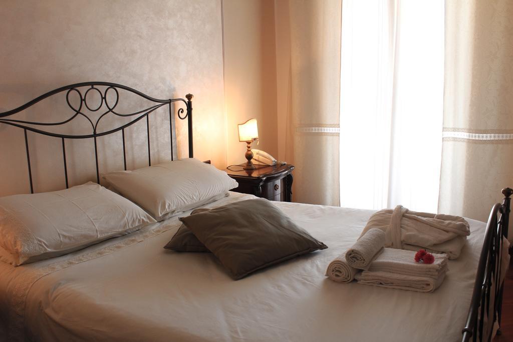 איספיקה Villa Orchidea Luxury B&B מראה חיצוני תמונה