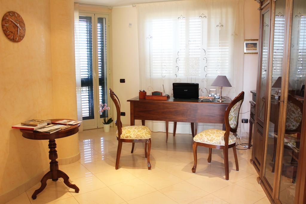 איספיקה Villa Orchidea Luxury B&B מראה חיצוני תמונה