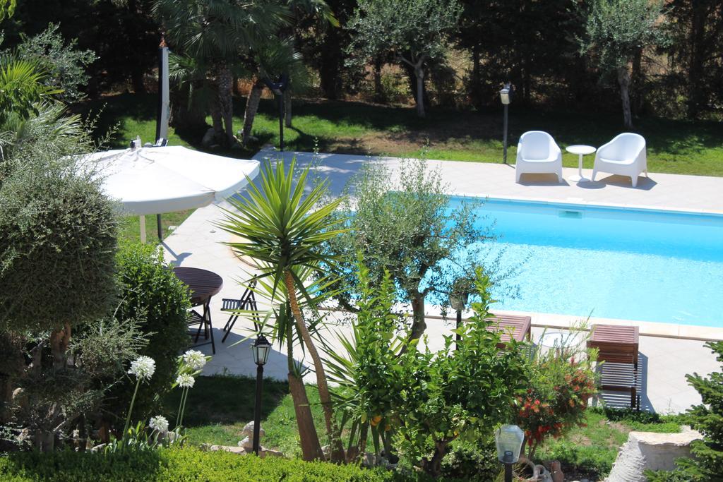 איספיקה Villa Orchidea Luxury B&B מראה חיצוני תמונה